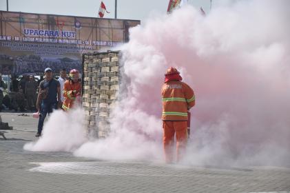 Simulasi Kebakaran pada Pemilukada dalam Rangka HUT Satpol PP Kab Pasuruan